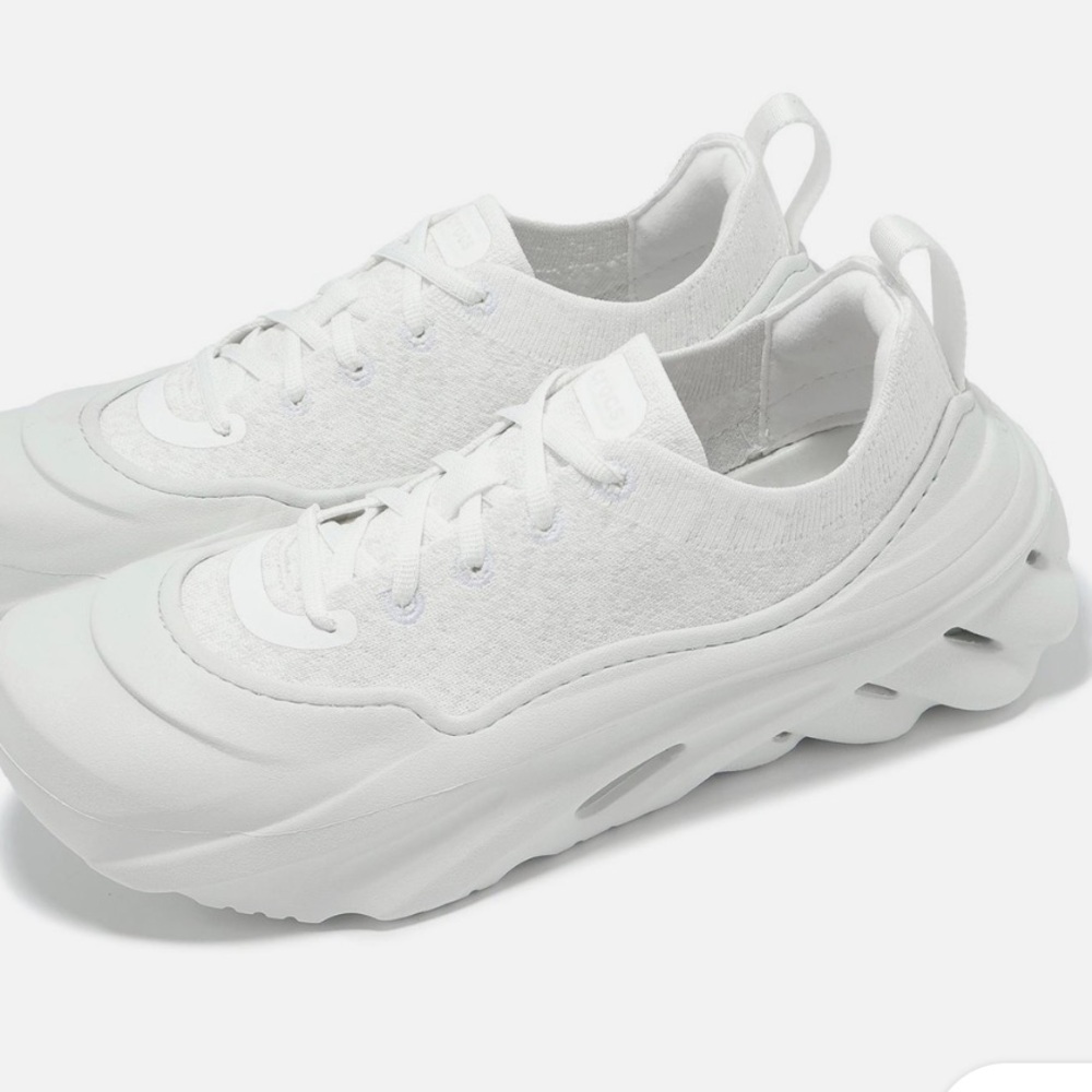 CROCS All-White Chunky Foam Sneakers SZ 10 LIKE NEW